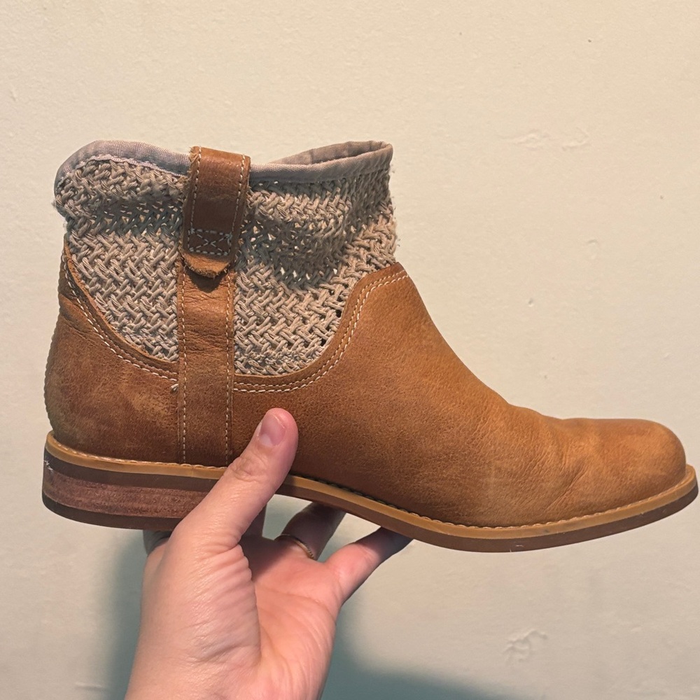 Timberland Women's Tan Leather Ankle Boots with Knit Cuff - Picture 6 of 9